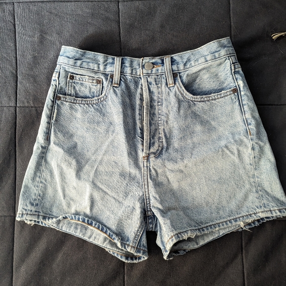 Denim Forum/Aritzia Joni Loose Short Size 26 - Picture 6 of 6